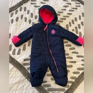 Wippette SnowSuit size 6-9 months